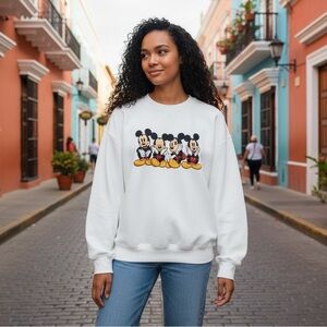 Vintage Walt Disney World | Mickey Mouse Crewneck Sweatshirt | White | XL